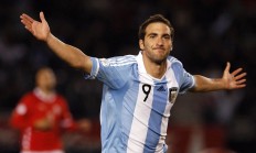 九游APP-意甲焦点战外的焦点，阿尔及利亚之魂如何逆转巴黎之夜