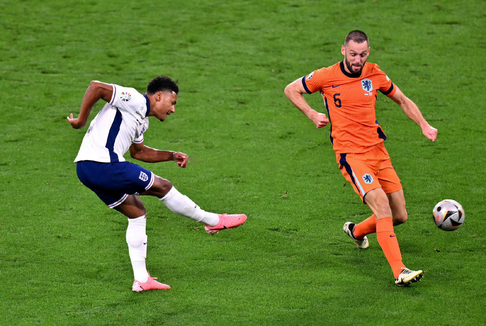 荷兰队在比赛中打出了精彩绝伦的表现