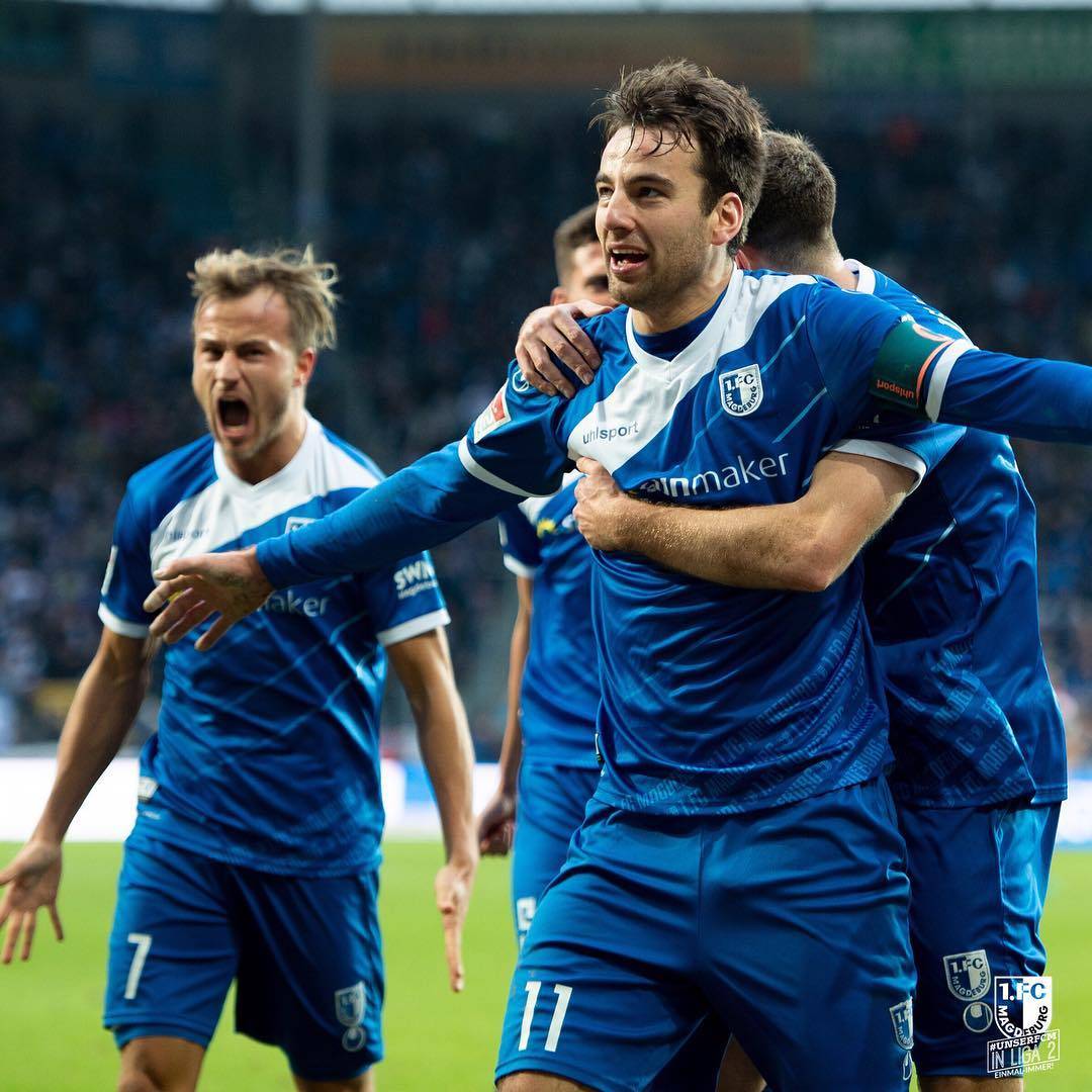 包含卡迪夫城客场遭逆转，遭遇赛季第三场失分的词条