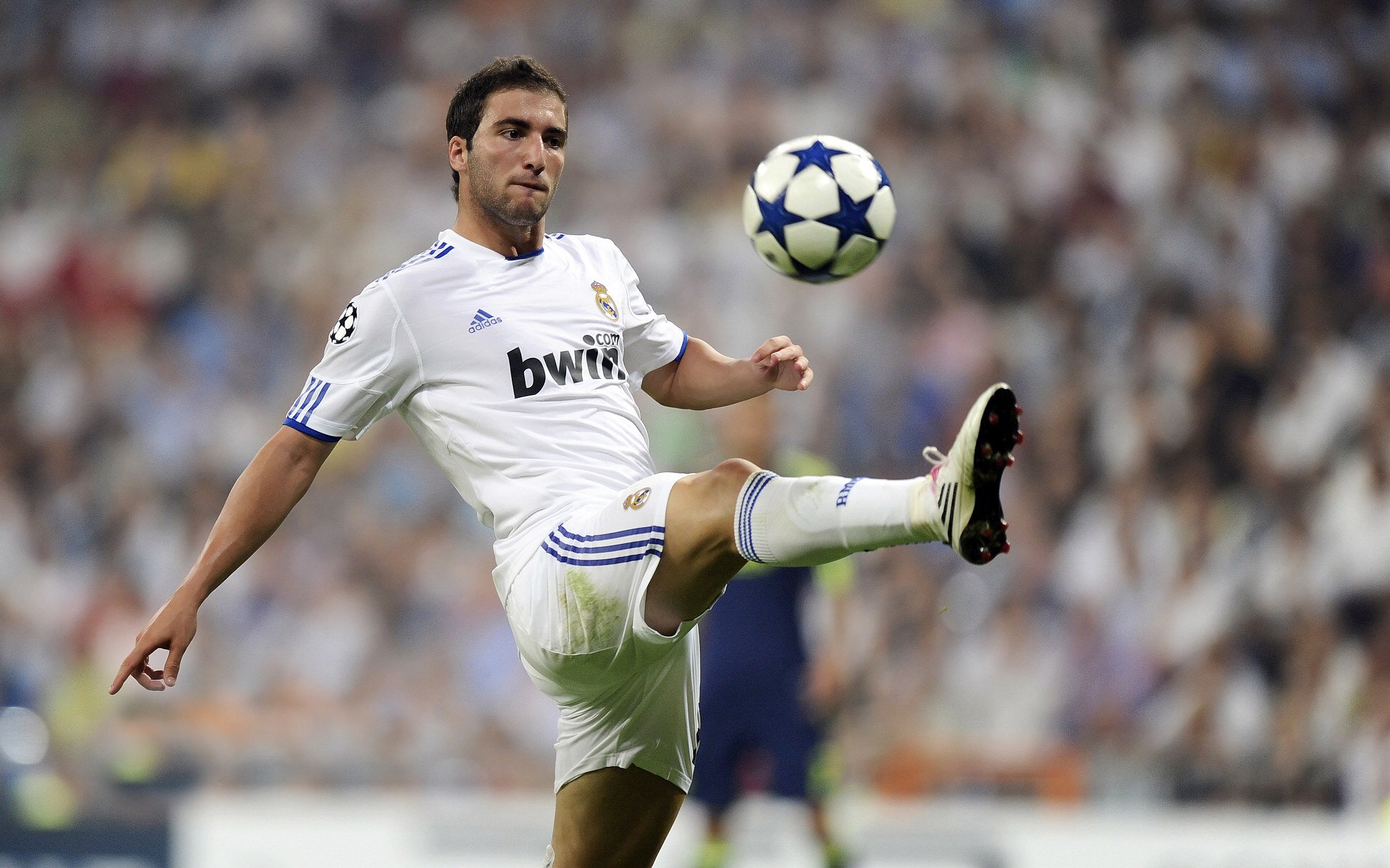 永恒之城新王加冕,梅西统治全场,罗马险胜尤文书写史诗